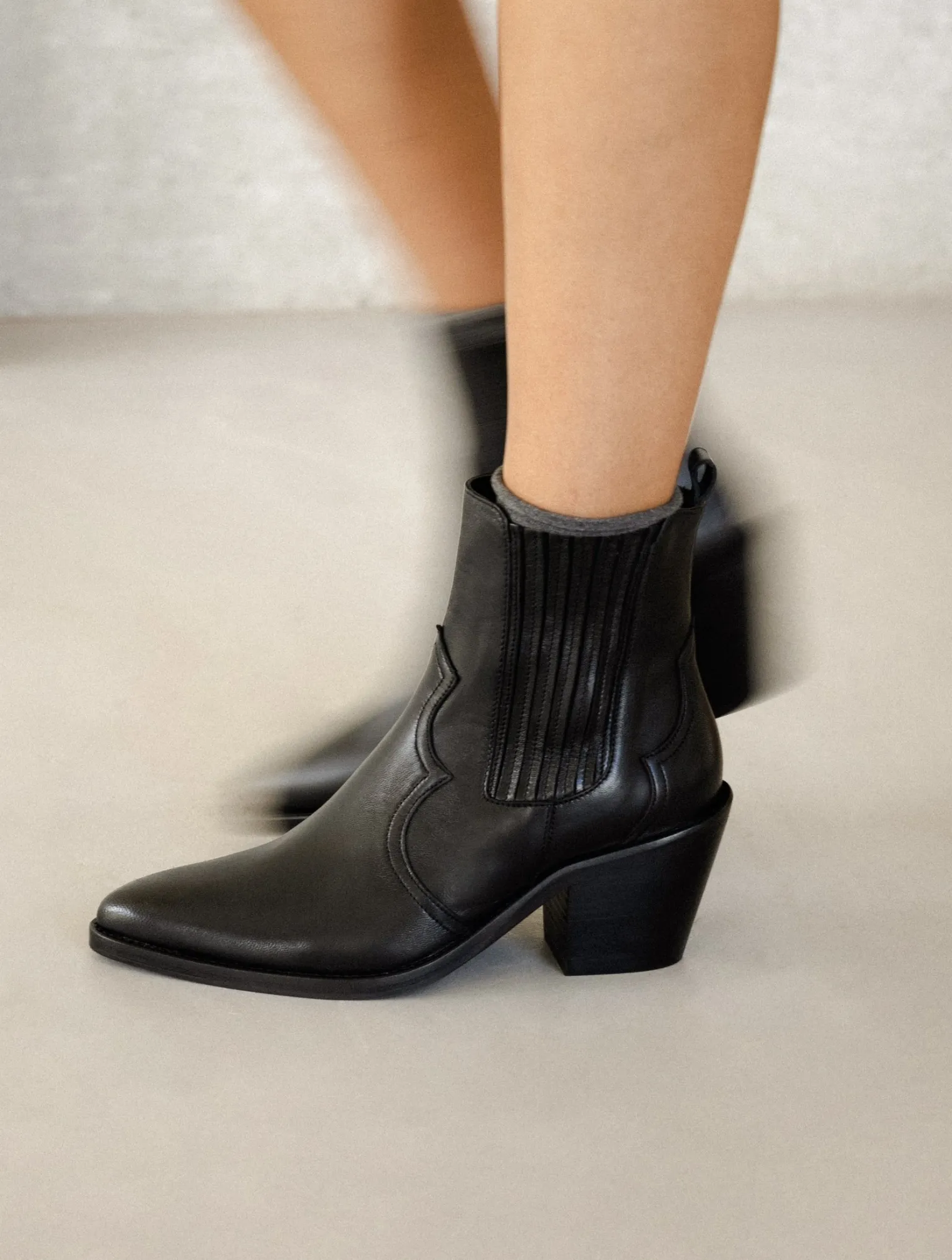 dakota_2-1.webp Women Bobbies Ankle Boots | Dakota