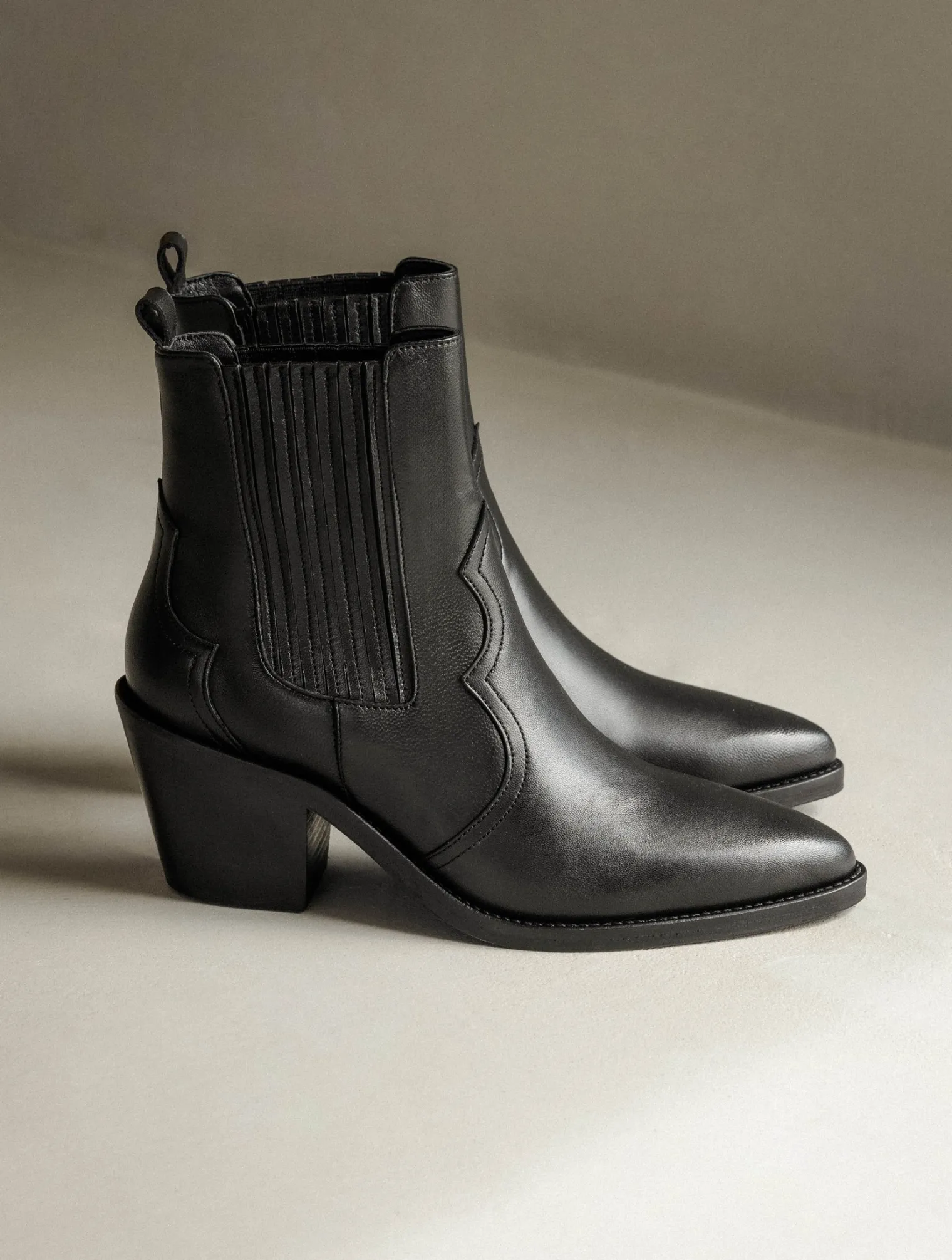 dakota_4-1.webp Women Bobbies Ankle Boots | Dakota