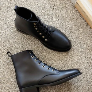 Women Bobbies Ankle Boots | Doria