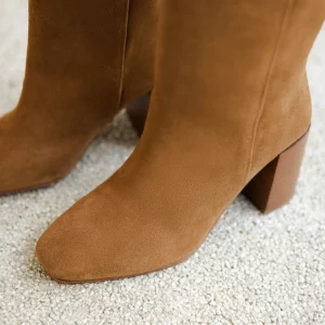Women Bobbies Knee High Boots | Hisaé