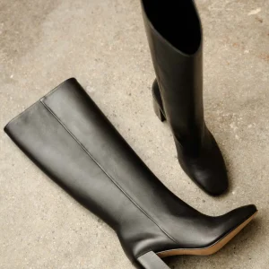 Women Bobbies Knee High Boots | Hisaé
