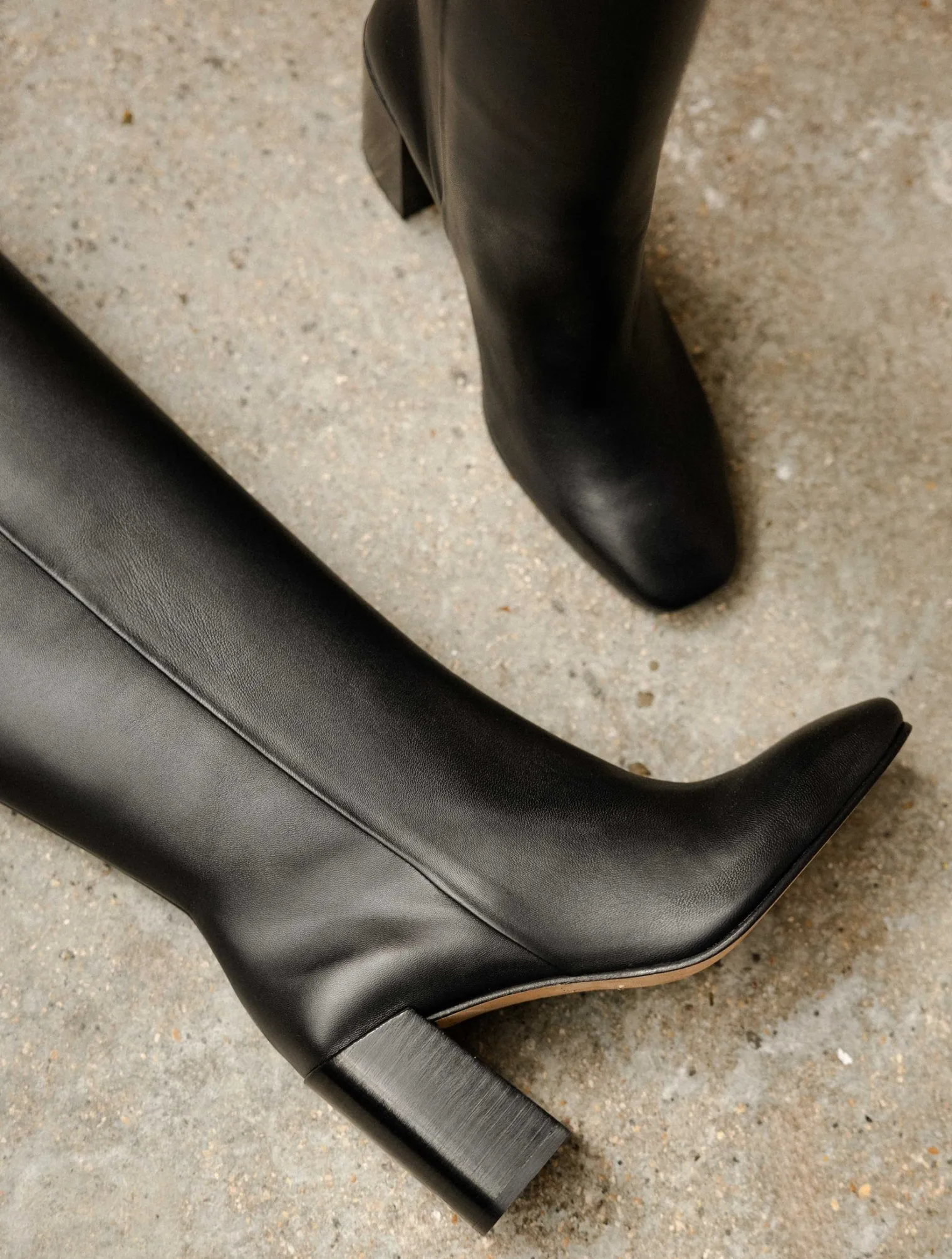 hisa_7.webp Women Bobbies Knee High Boots | Hisaé