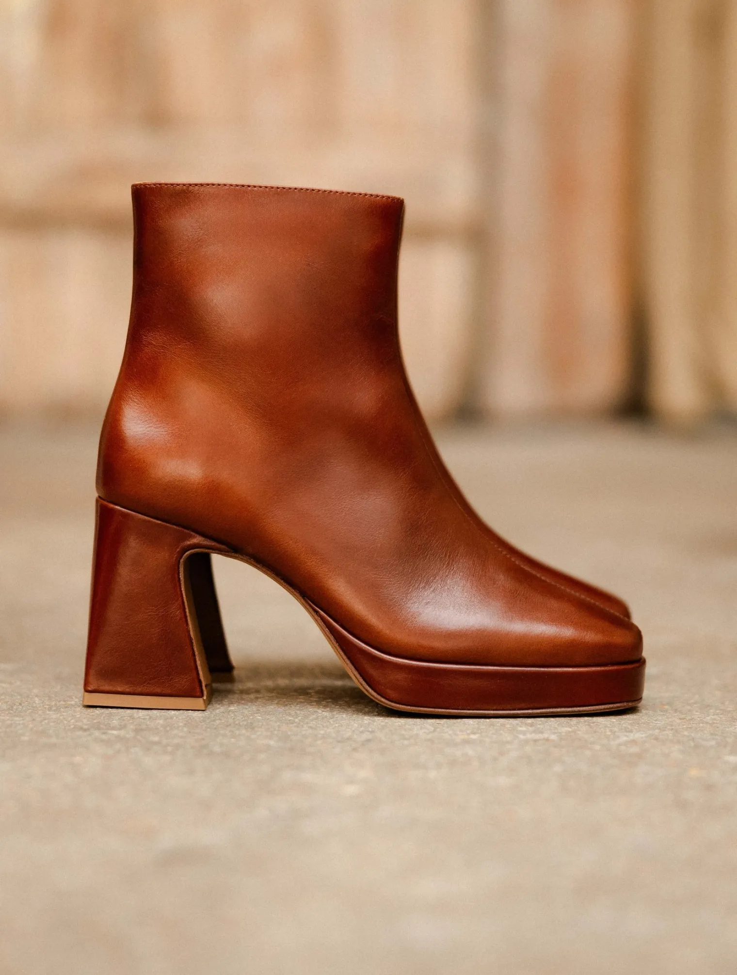 ins_3-1.webp Women Bobbies Ankle Boots | Inès
