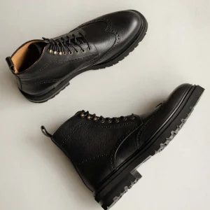 Bobbies Boots | Leandro