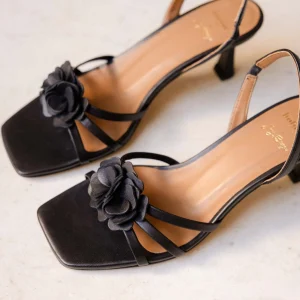 Women Bobbies Heeled Sandals | Nozze
