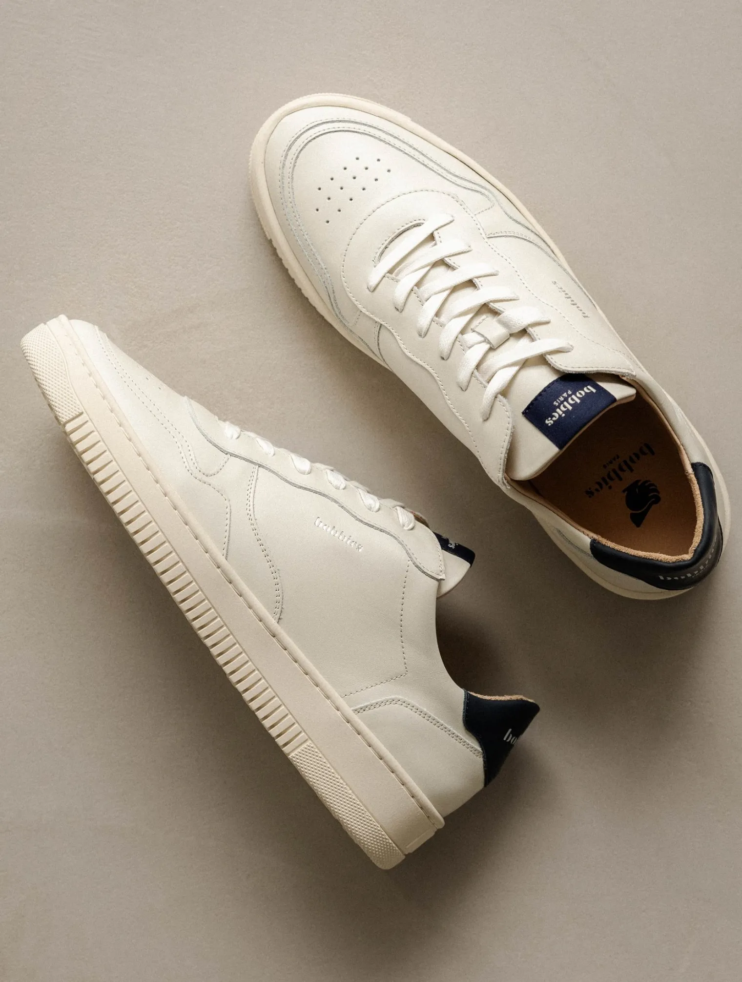 travis_2-1.webp Bobbies Sneakers | Travis