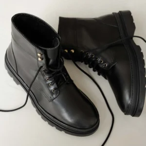 Bobbies Boots | Walber